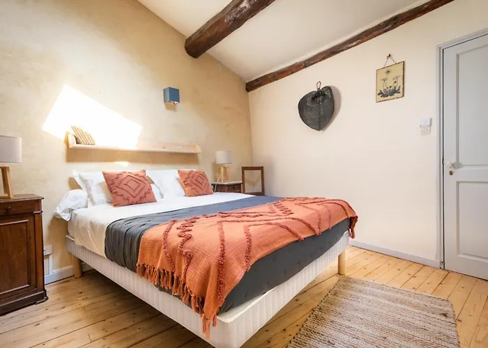 Hotel Le Pied De La Lettre Grignan